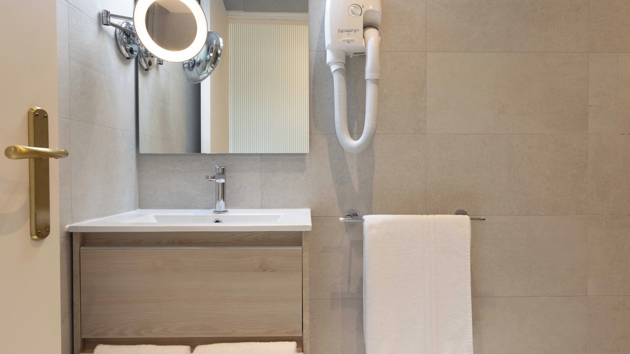 Photo of Bathroom in Beausoleil