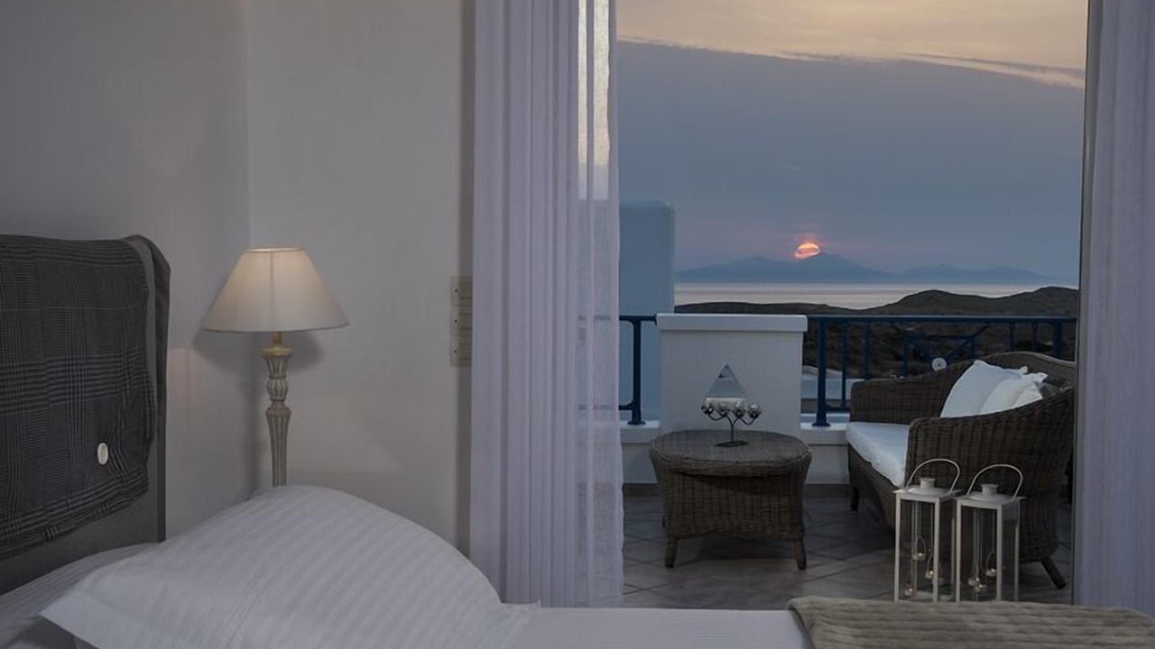Photo of Bedroom in Ios Town