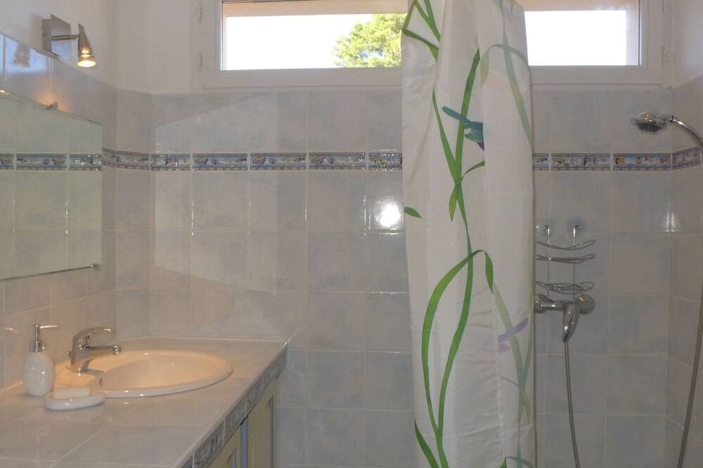 Photo of Bathroom in Les Lecques