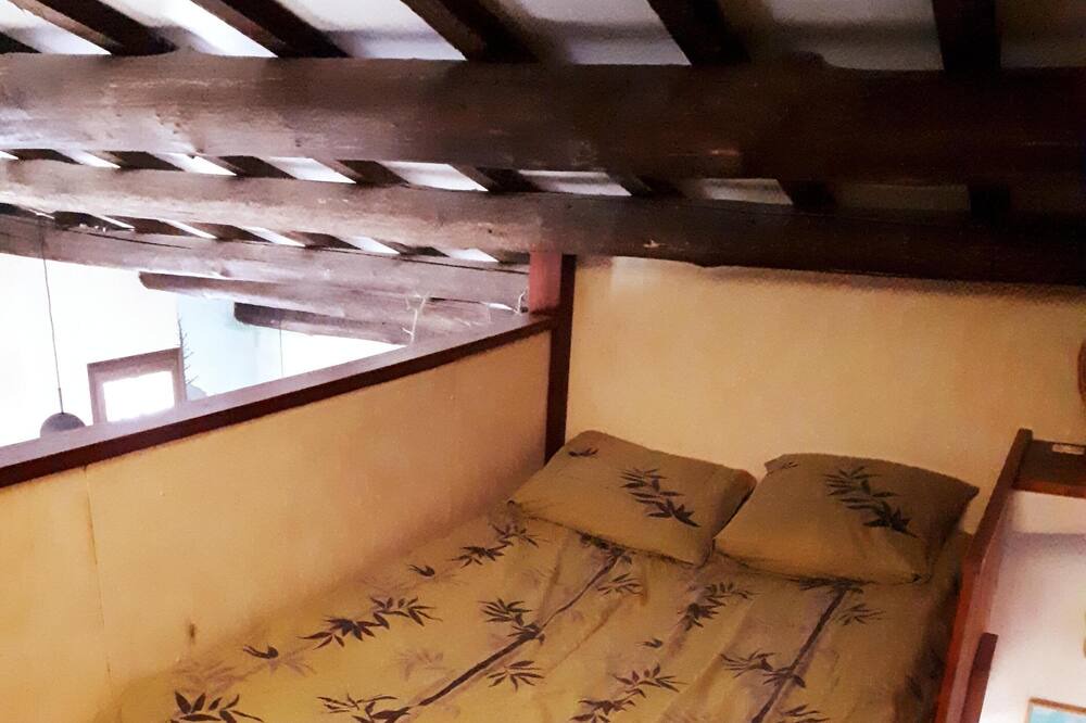 Photo of Bedroom in Plaisians