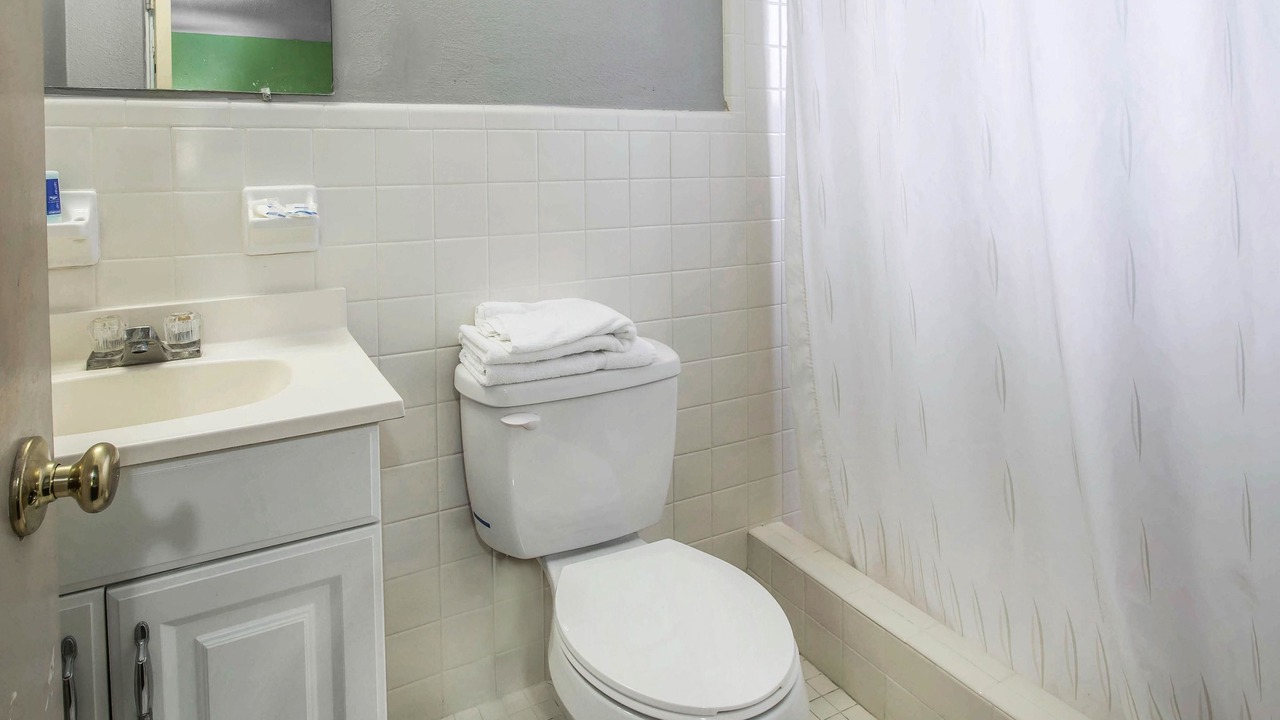 Photo of Bathroom in Cypress Gardens