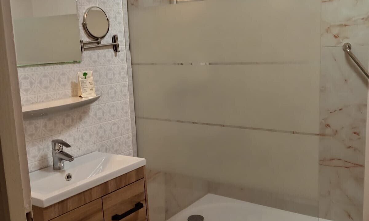 Photo of Bathroom in Commentry