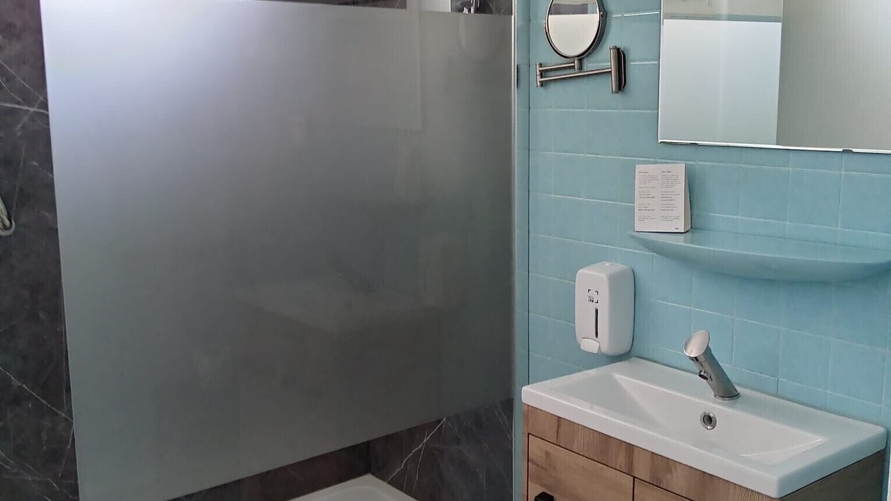 Photo of Bathroom in Commentry