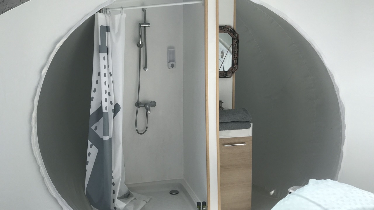 Photo of Bathroom in Puget-Ville