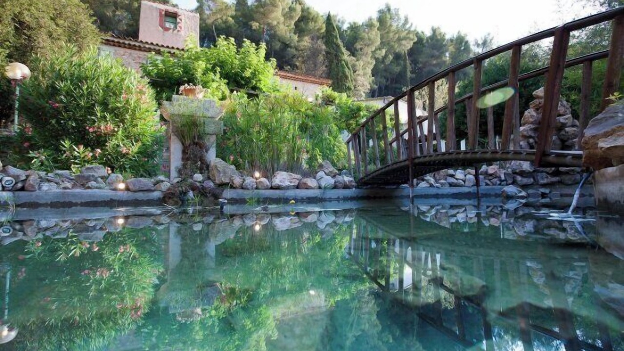 Photo of Outdoor in Puget-Ville