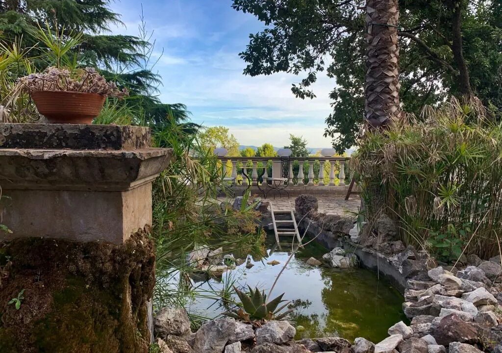 Photo of Patio Balcony in Puget-Ville