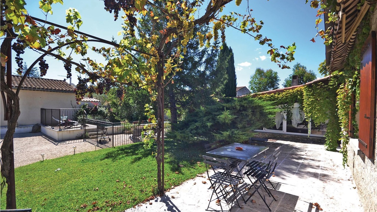 Photo of Patio Balcony in Velleron