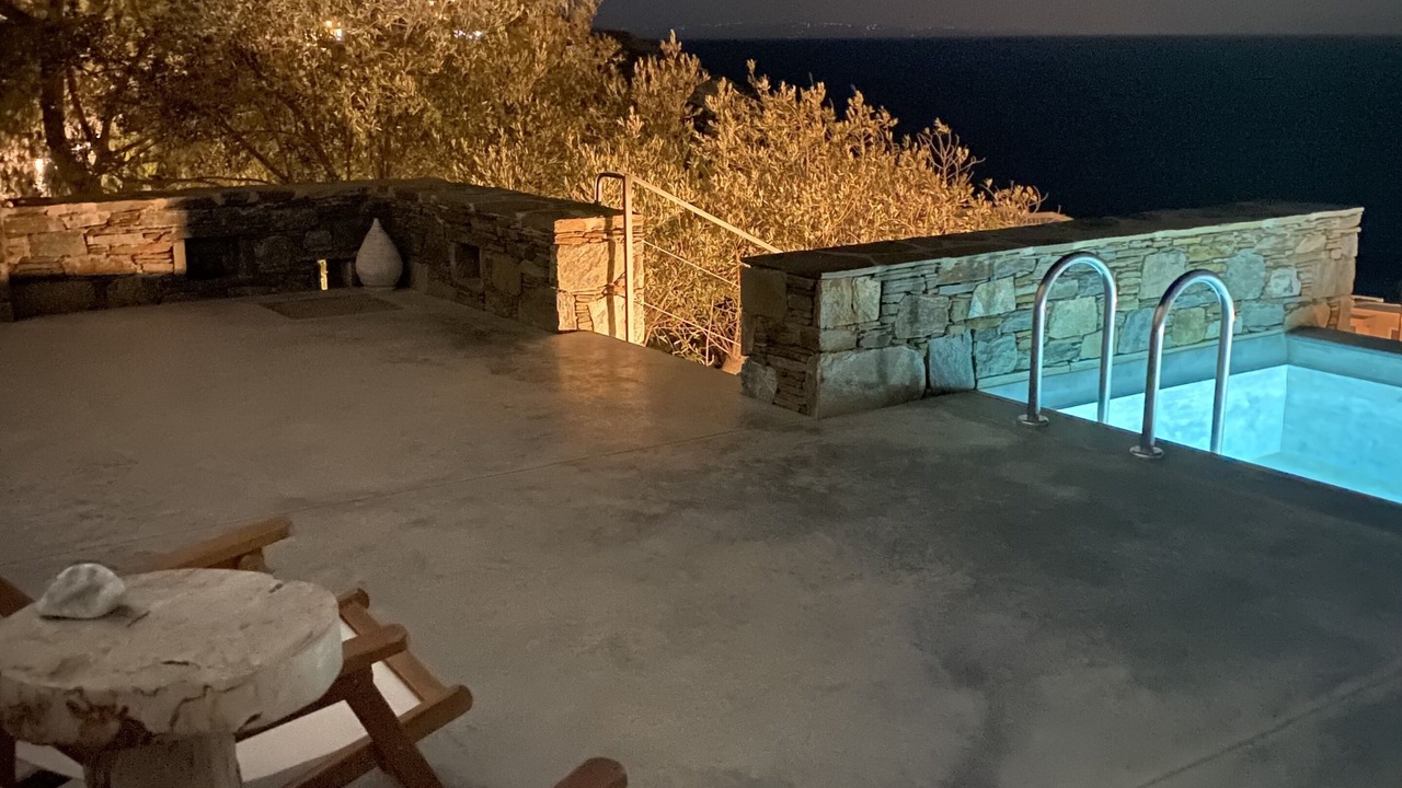 Photo of Outdoor in Kini