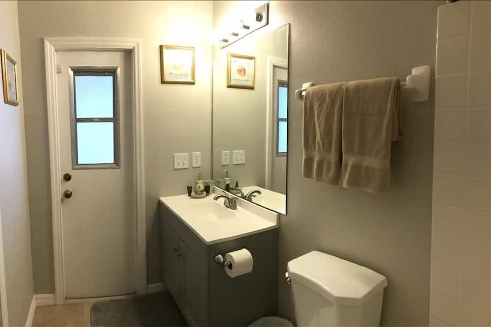 Photo of Bathroom in Sunset Ridge