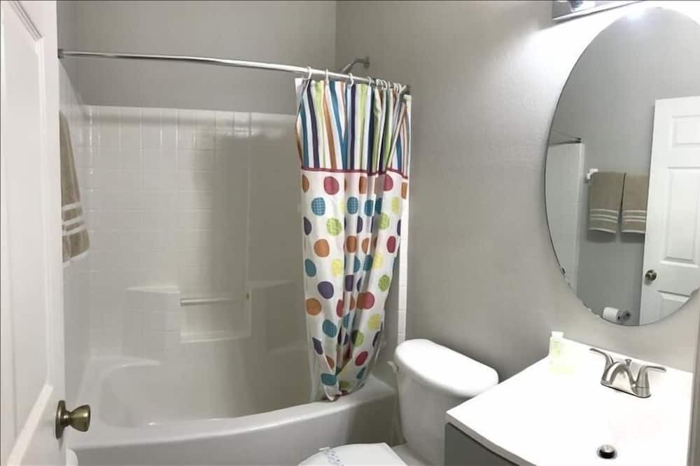 Photo of Bathroom in Sunset Ridge
