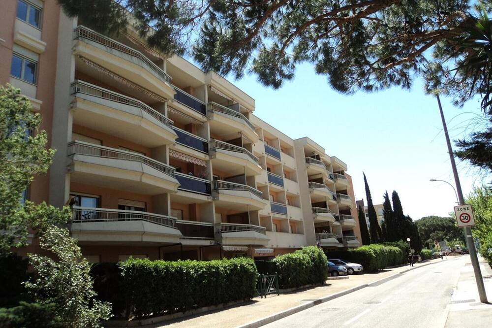 Photo of Outdoor in Sainte-Maxime City Centre