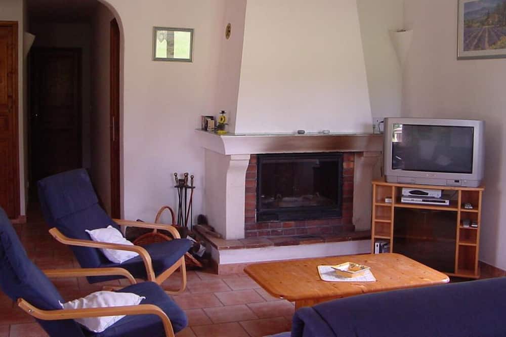 Photo of Livingroom in Fox-Amphoux