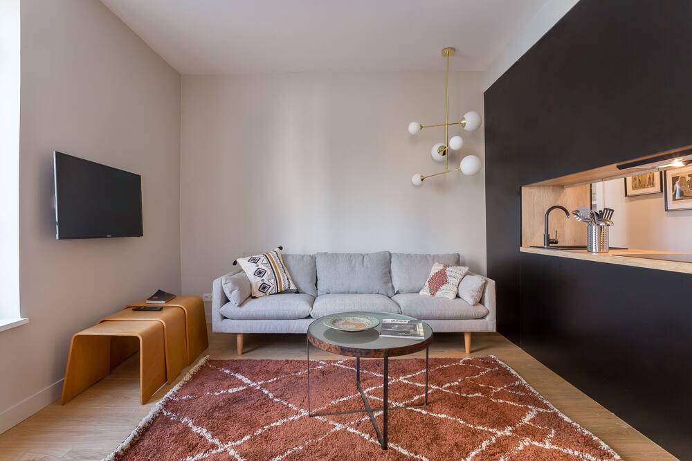 Photo of Livingroom in Voltaire - Saint Amour