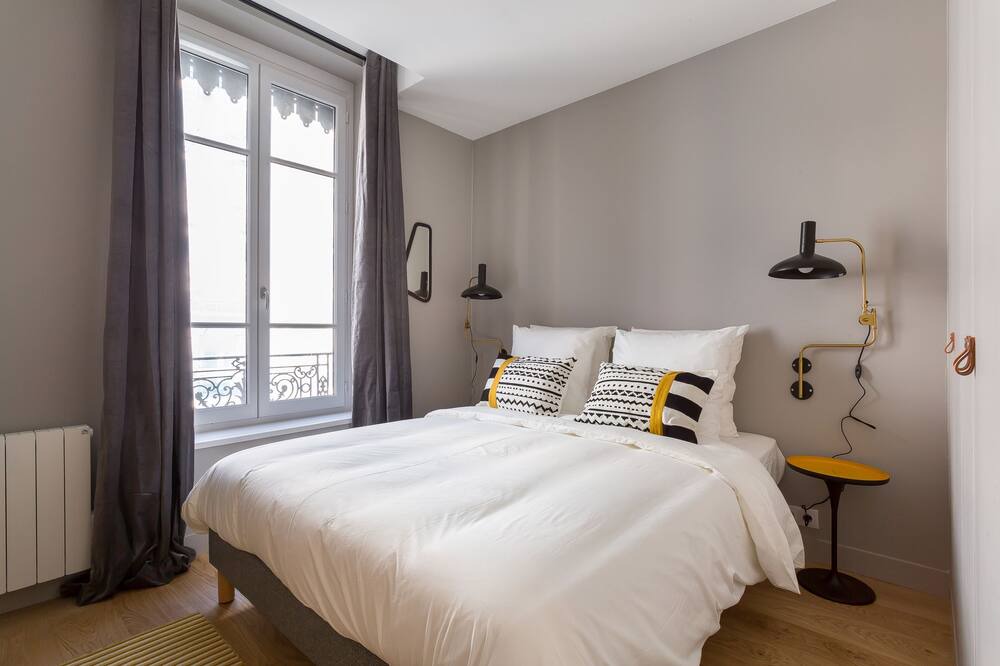 Photo of Bedroom in Voltaire - Saint Amour