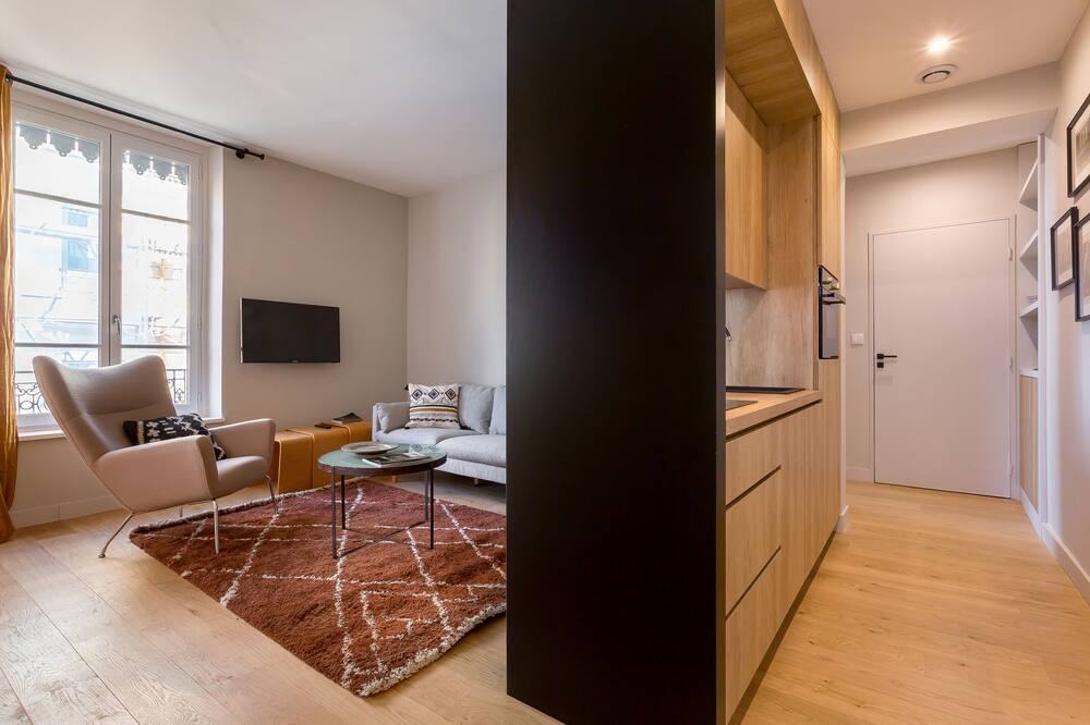 Photo of Livingroom in Voltaire - Saint Amour