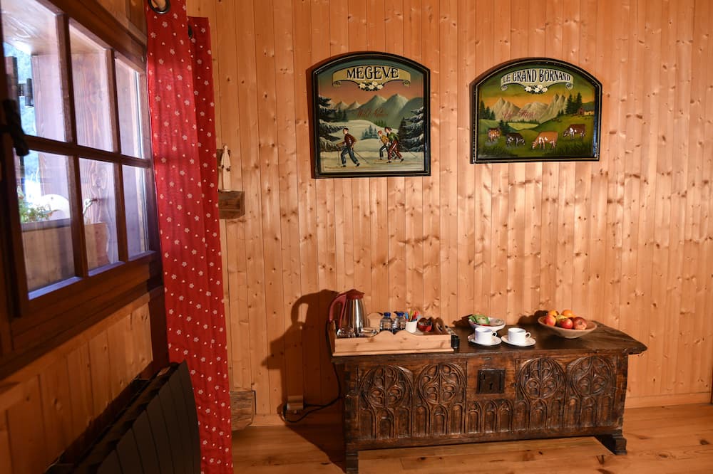 Photo of Bedroom in Thones