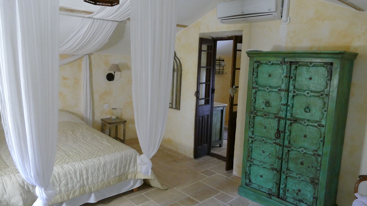 Photo of Bedroom in Orange