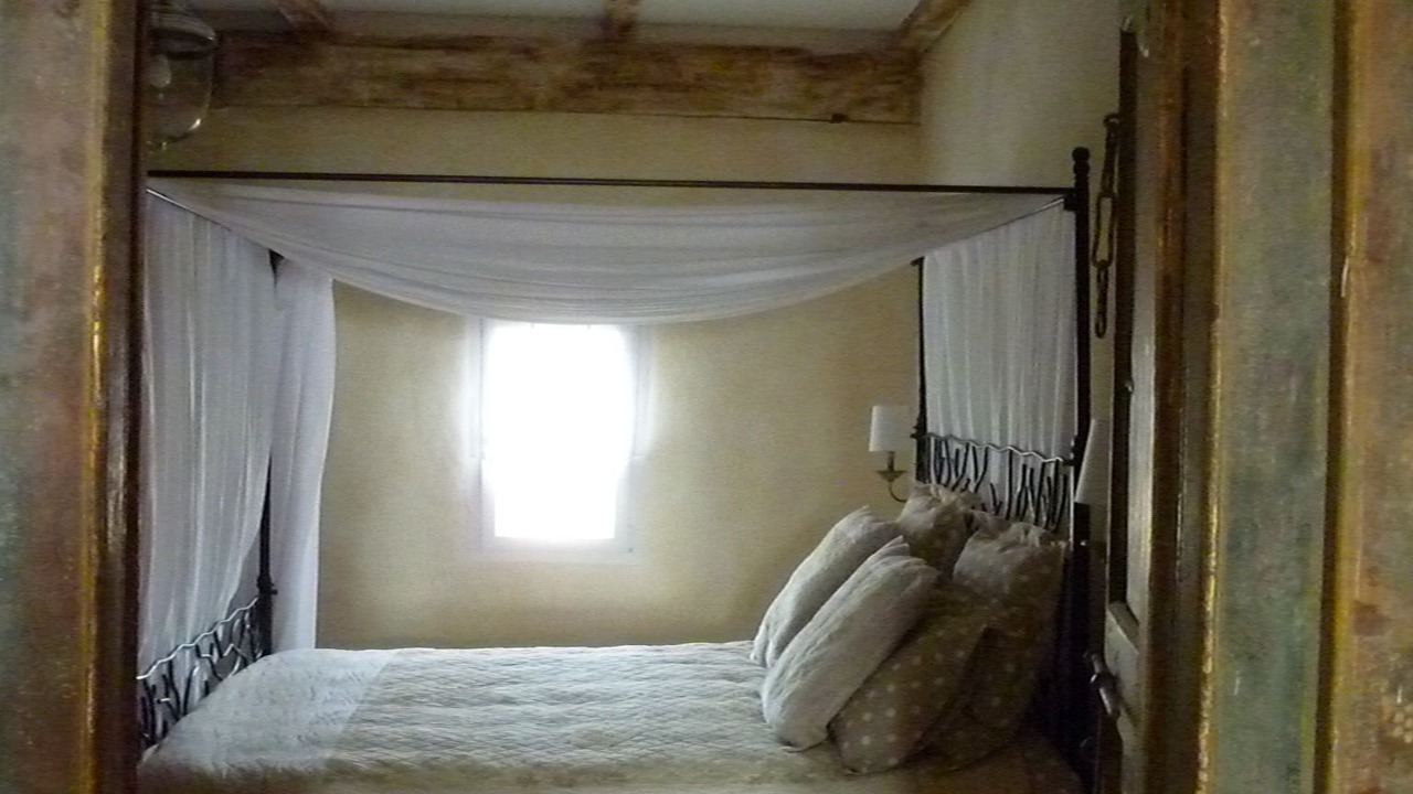 Photo of Bedroom in Orange