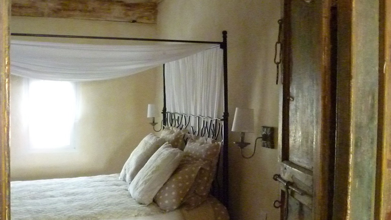Photo of Bedroom in Orange