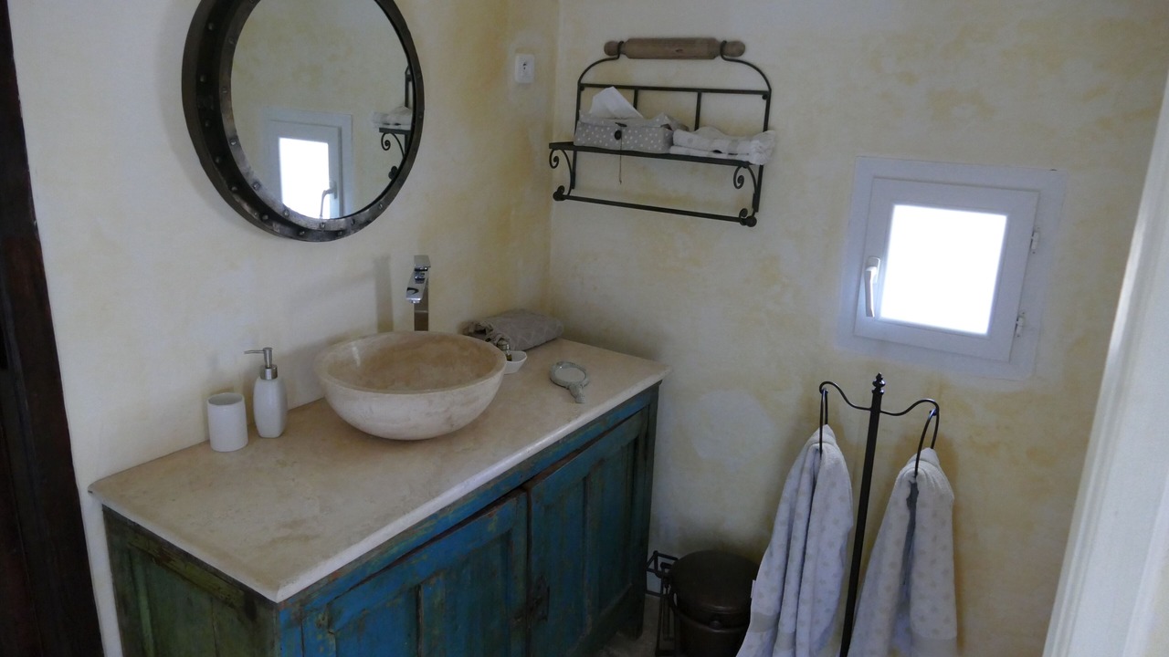 Photo of Bathroom in Orange