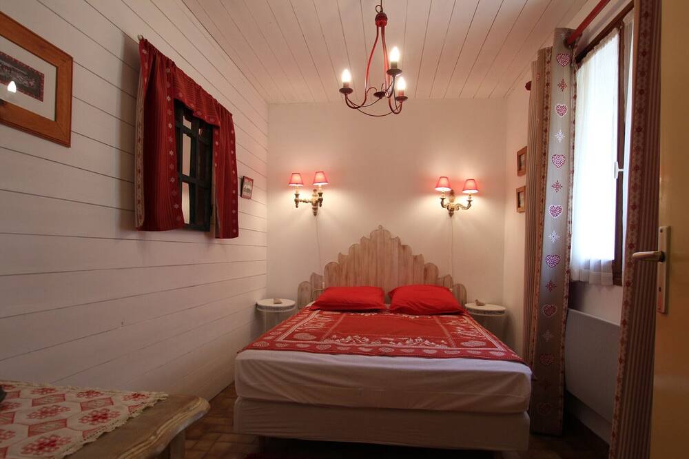 Photo of Bedroom in Les Vigneaux