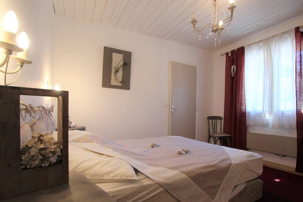 Photo of Bedroom in Les Vigneaux