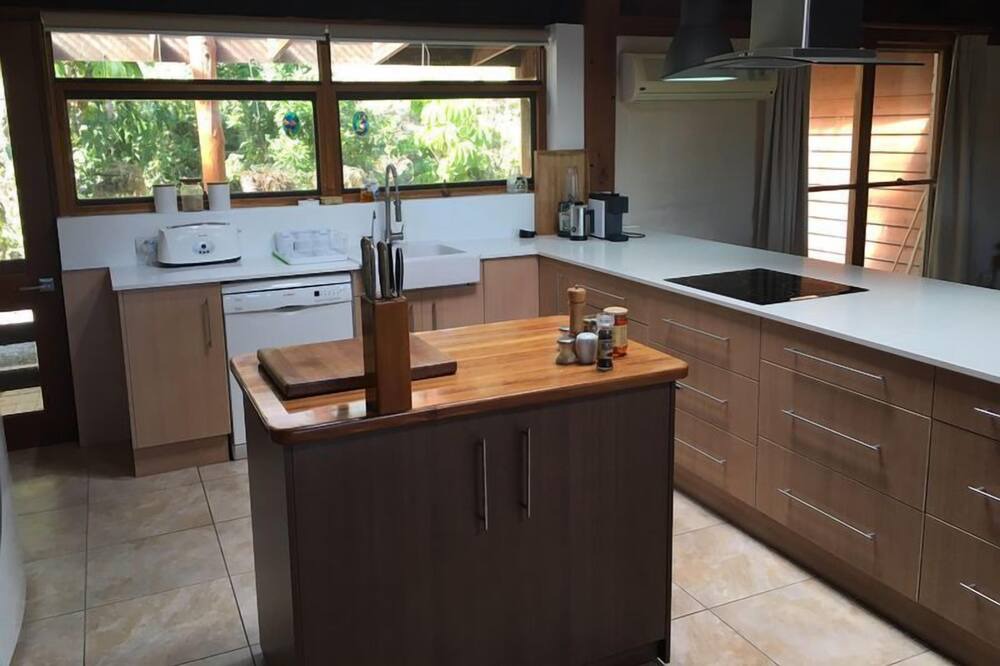 Photo of Kitchen in Maudsland