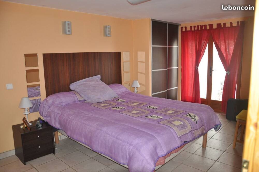 Photo of Bedroom in Saint-Chamas