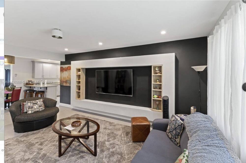Photo of Livingroom in Miami Shores