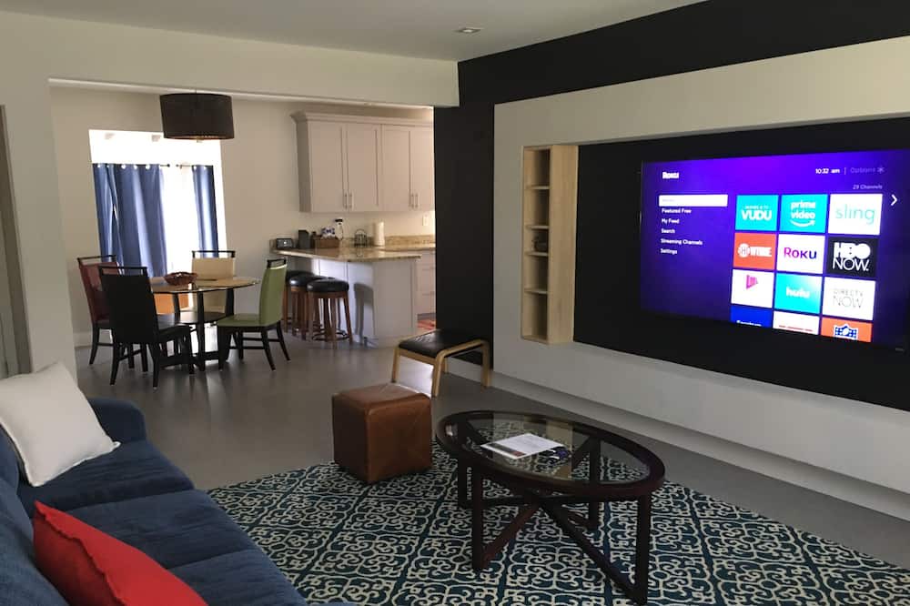 Photo of Livingroom in Miami Shores