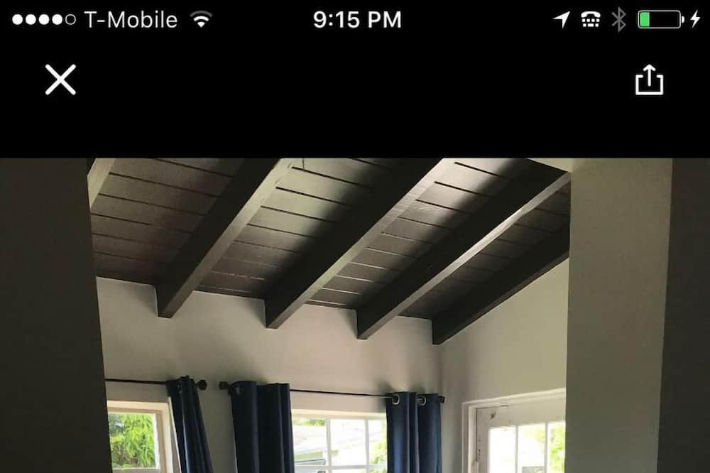 Photo of Bedroom in Miami Shores