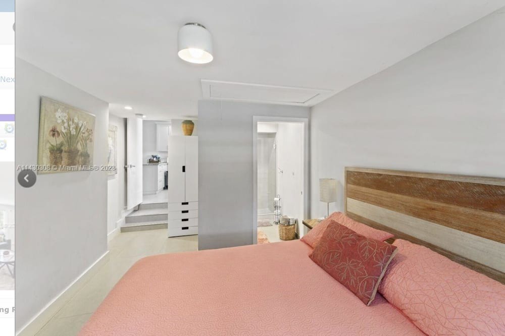 Photo of Bedroom in Miami Shores