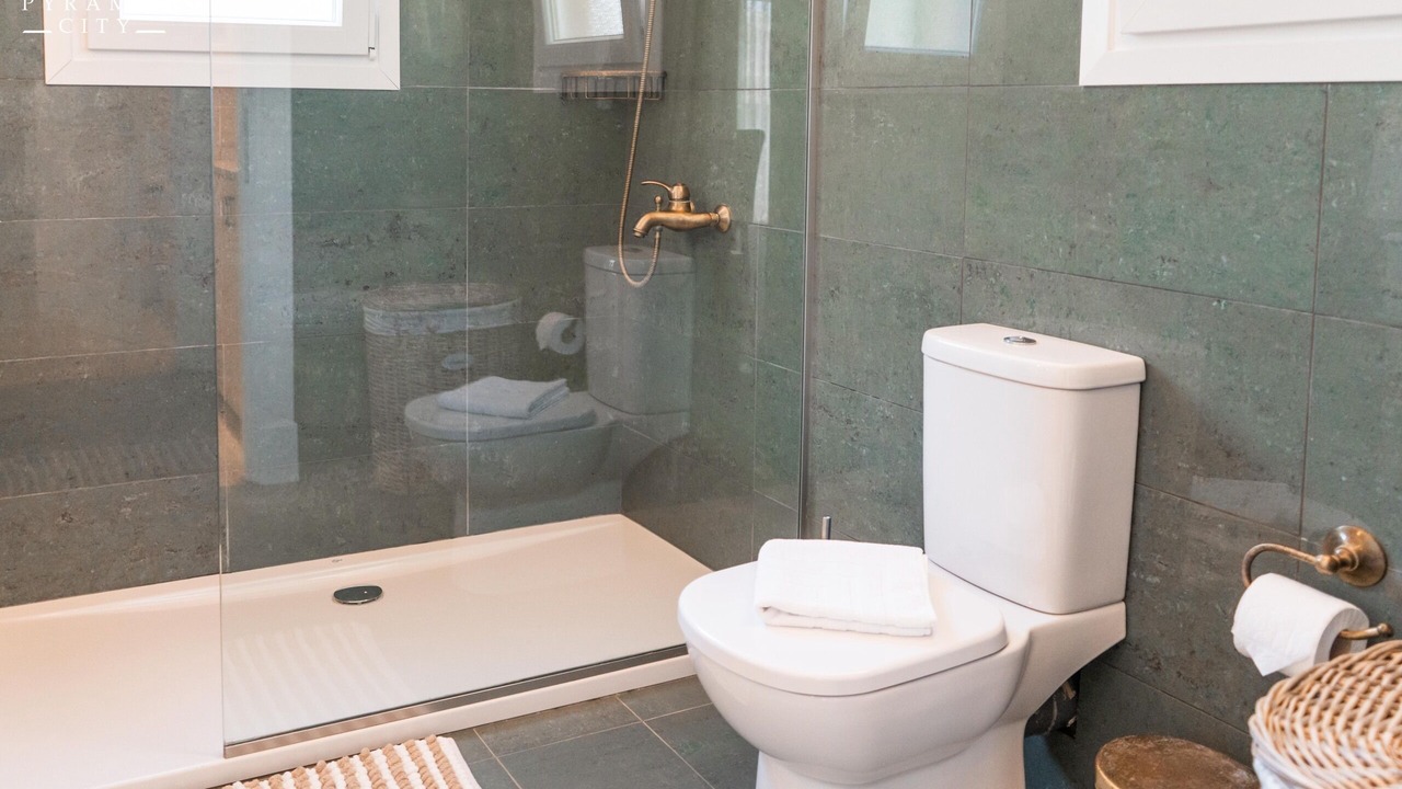 Photo of Bathroom in Agios Spyridon Corfu