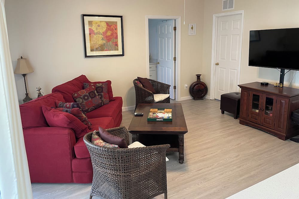 Photo of Bedroom in Crescent Lakes