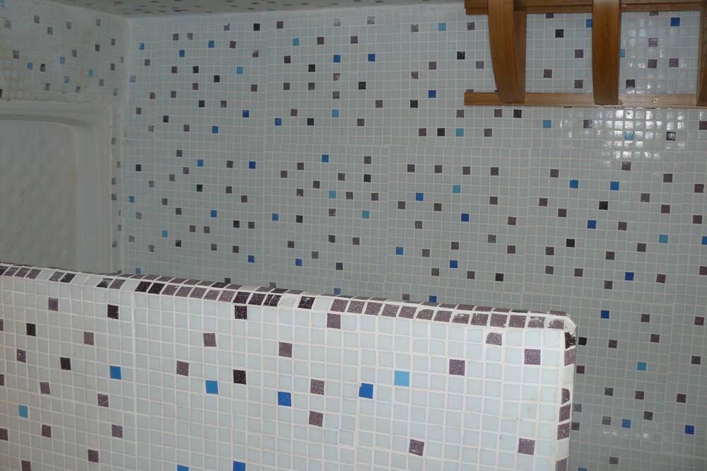 Photo of Bathroom in Barjols