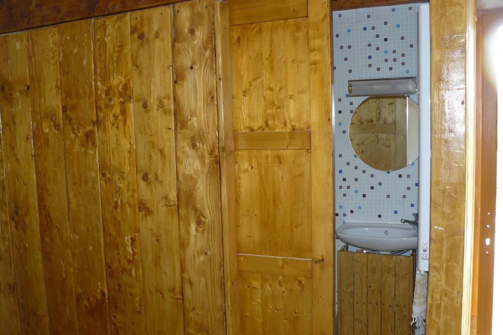 Photo of Bathroom in Barjols