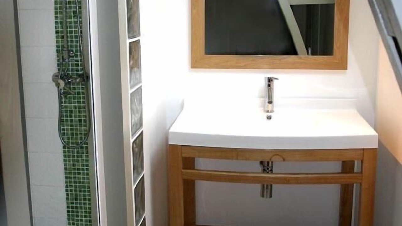 Photo of Bathroom in Mimet