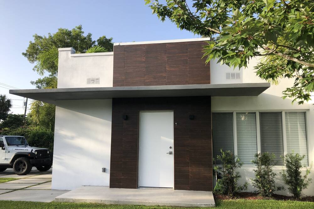 Photo of Others in Miami Shores