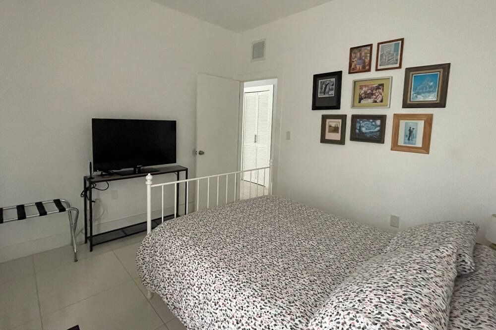 Photo of Bedroom in Miami Shores