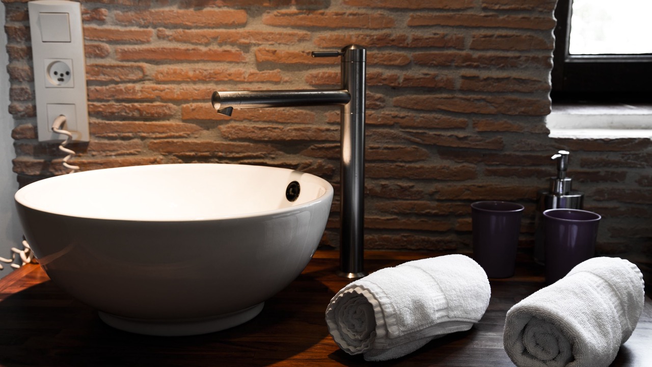 Photo of Bathroom in Orange