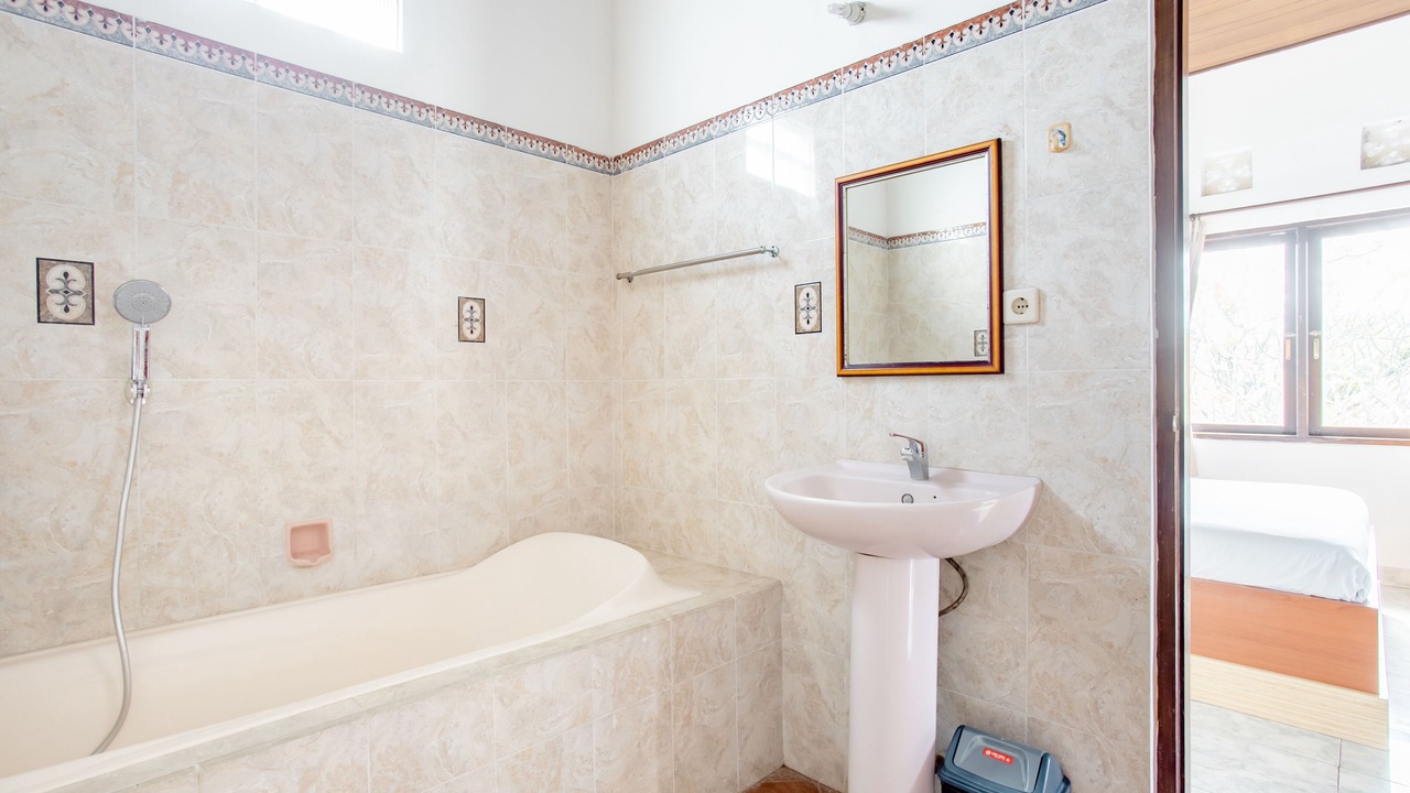 Photo of Bathroom in Petitenget