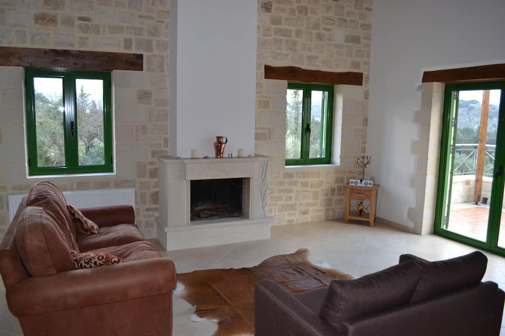 Photo of Bedroom in Douliana