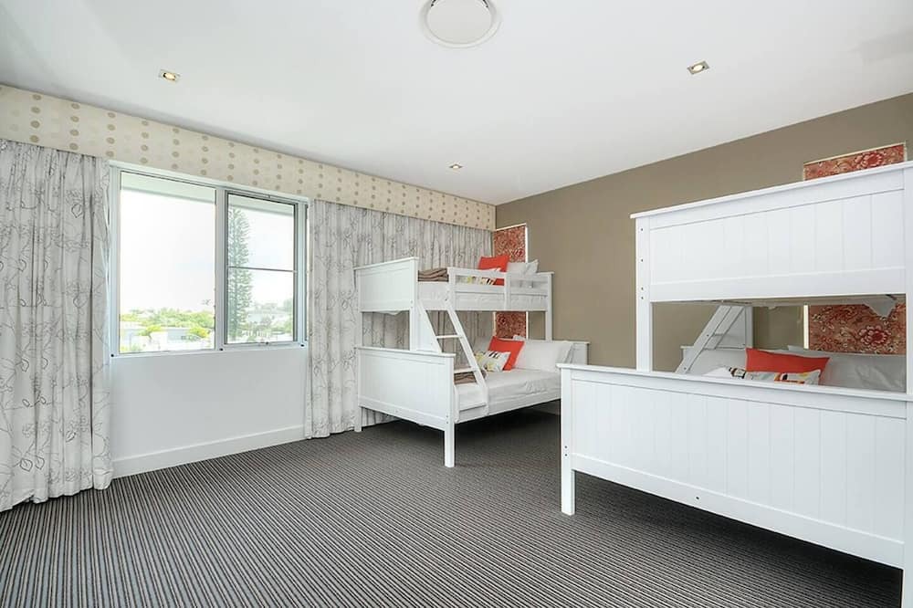 Photo of Bedroom in Broadbeach Waters