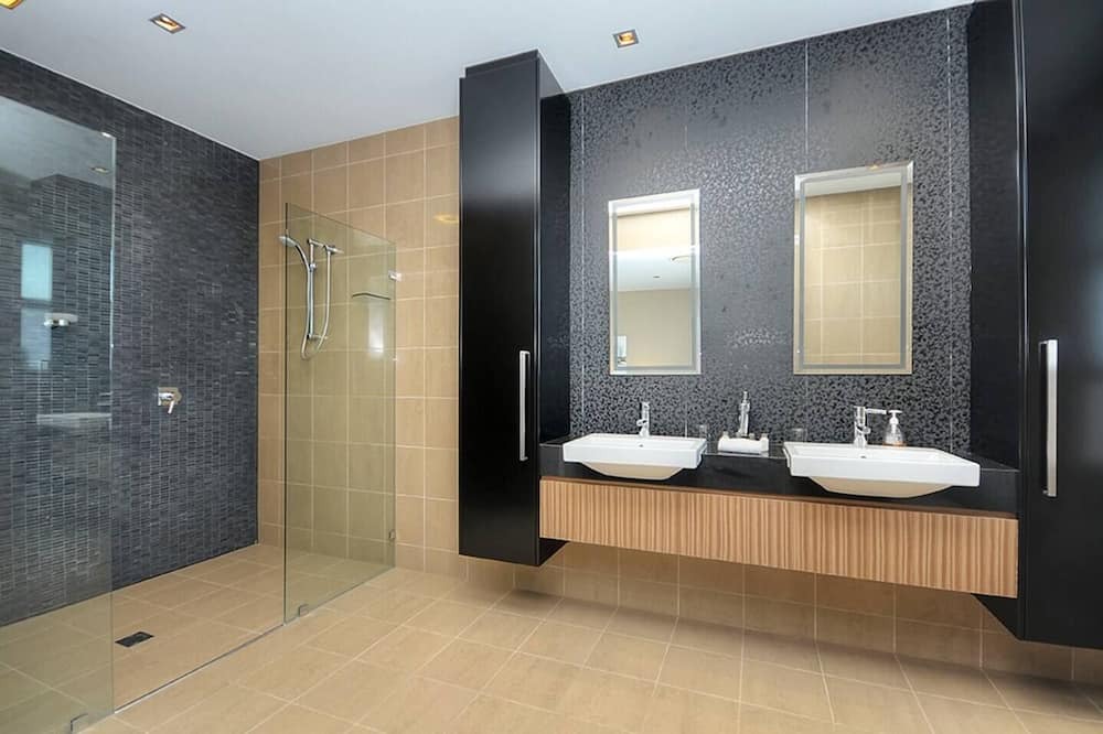 Photo of Bathroom in Broadbeach Waters