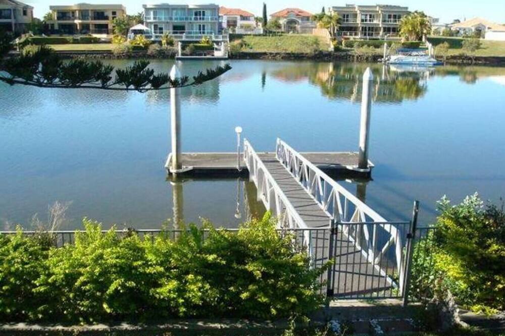 Photo of Others in Broadbeach Waters