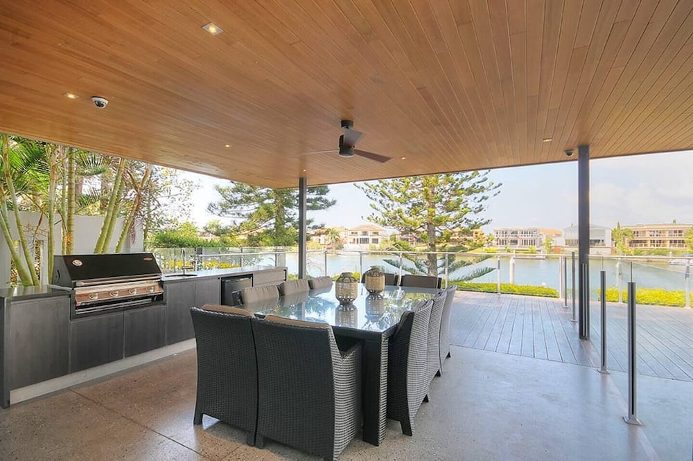 Photo of Patio Balcony in Broadbeach Waters
