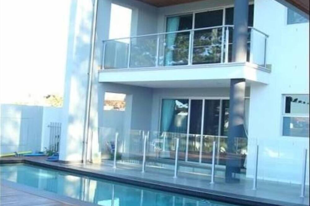 Photo of Outdoor in Broadbeach Waters
