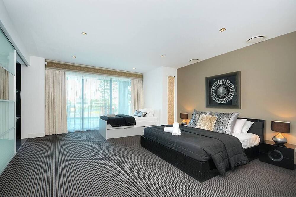 Photo of Bedroom in Broadbeach Waters