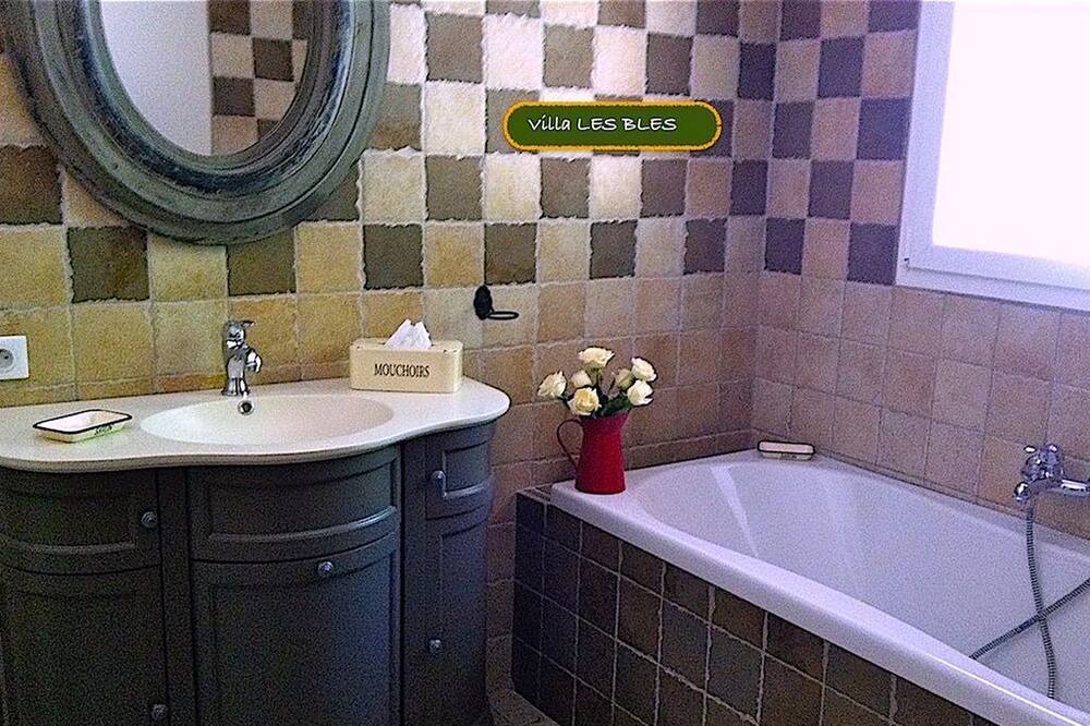 Photo of Bathroom in La Verdiere