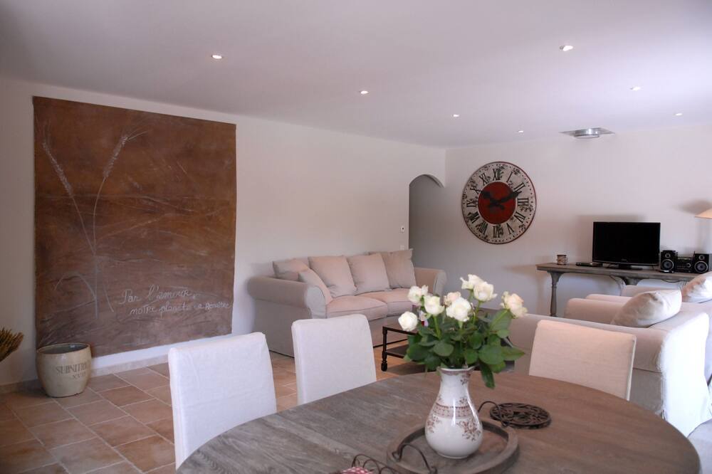 Photo of Livingroom in La Verdiere
